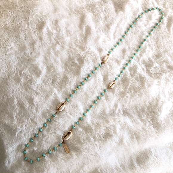 Whitley V {boutique} Handmade Conch Shell Necklace - Picture 3 of 3